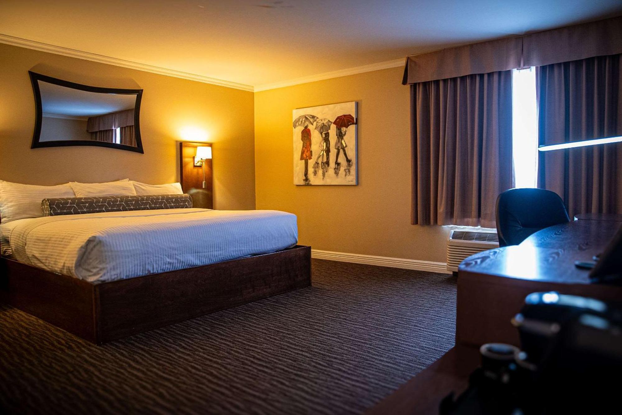 Le Noranda Hotel & Spa, Ascend Hotel Collection Rouyn Exterior photo