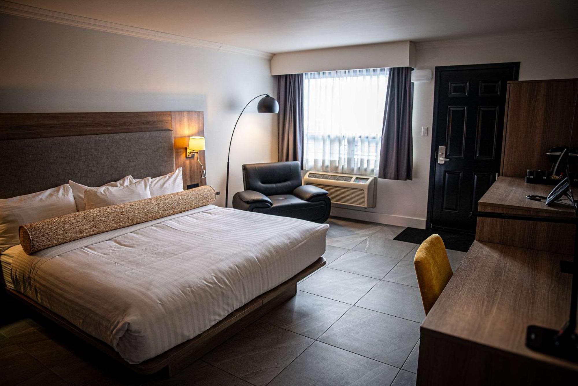 Le Noranda Hotel & Spa, Ascend Hotel Collection Rouyn Exterior photo